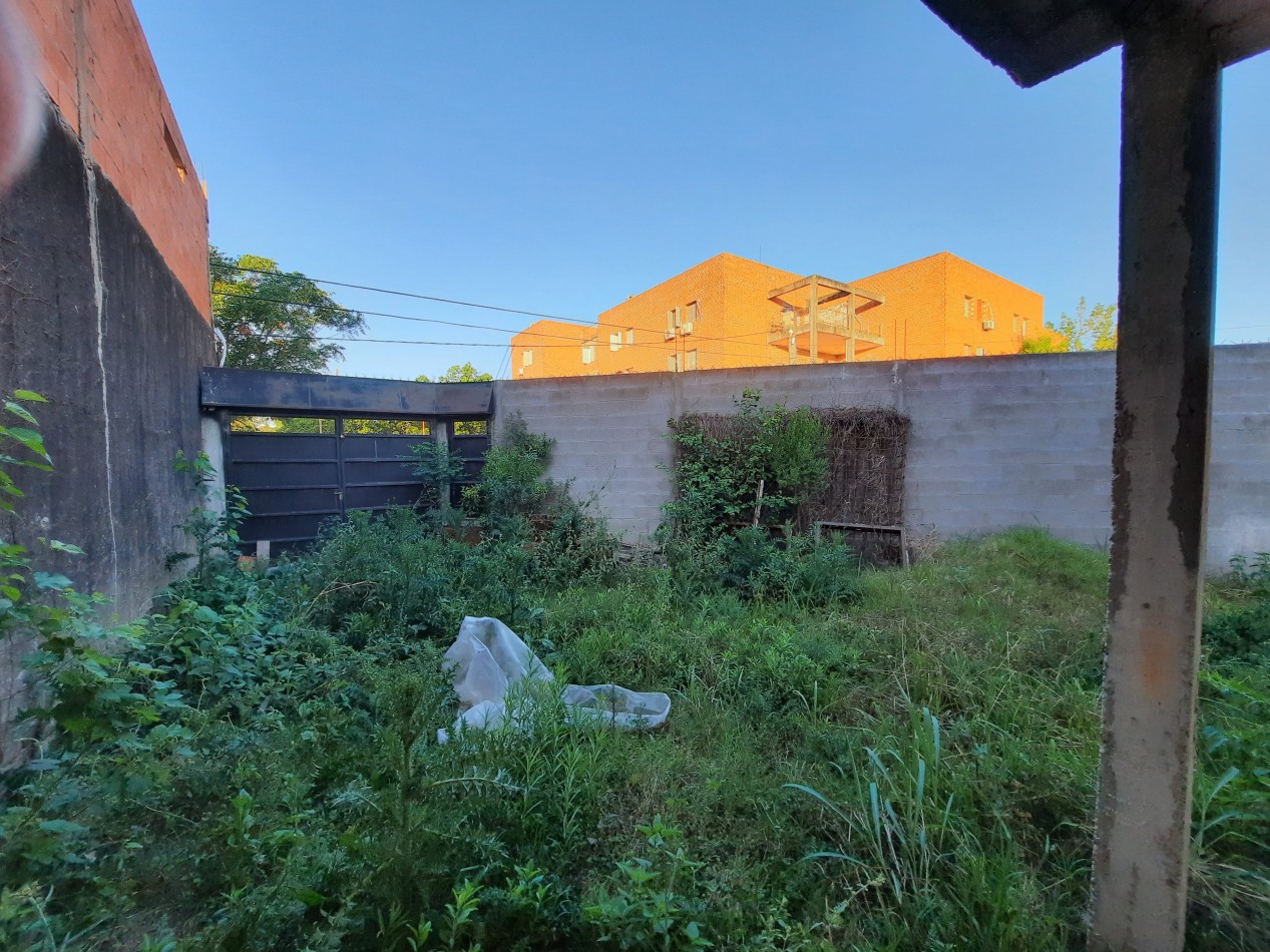 SE VENDE GRAN TERRENO , COCHERAS Y CASA A TERMINAR !!!!