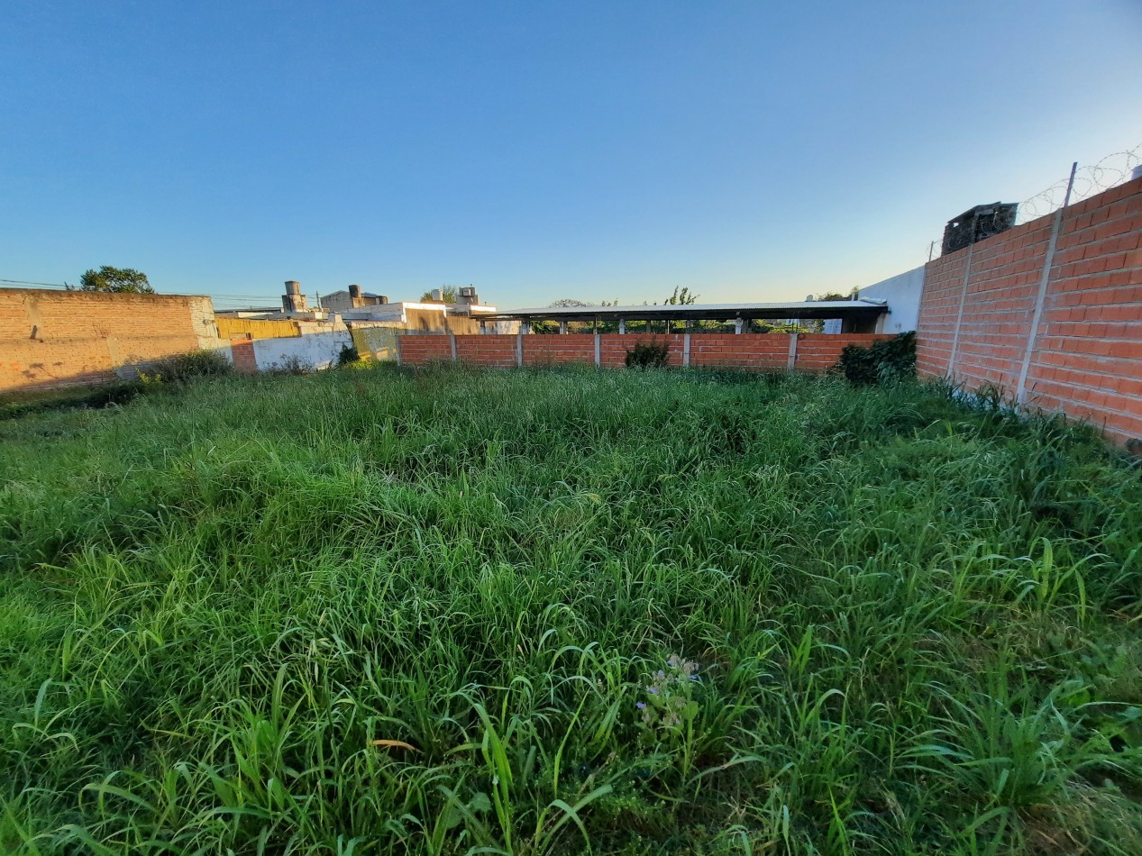 SE VENDE GRAN TERRENO , COCHERAS Y CASA A TERMINAR !!!!