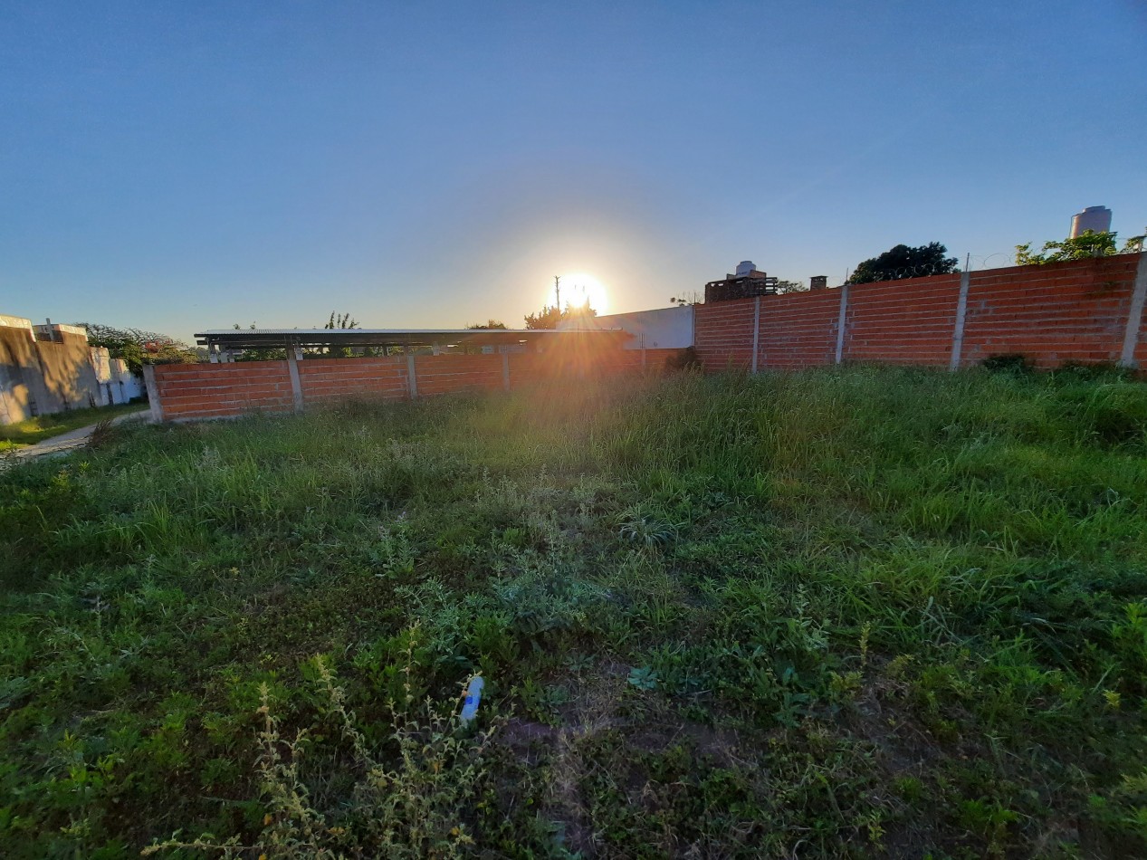 SE VENDE GRAN TERRENO , COCHERAS Y CASA A TERMINAR !!!!