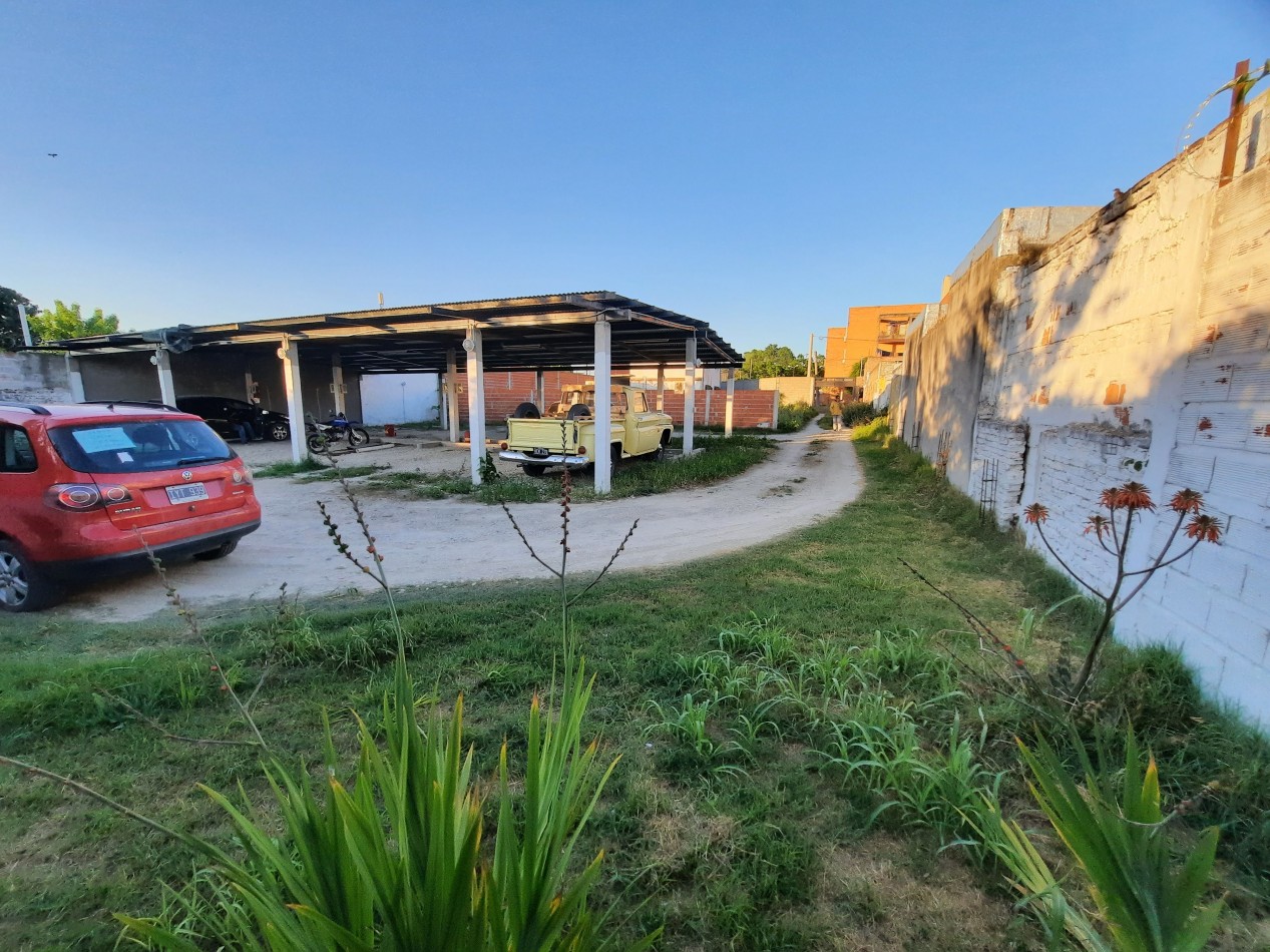 SE VENDE GRAN TERRENO , COCHERAS Y CASA A TERMINAR !!!!