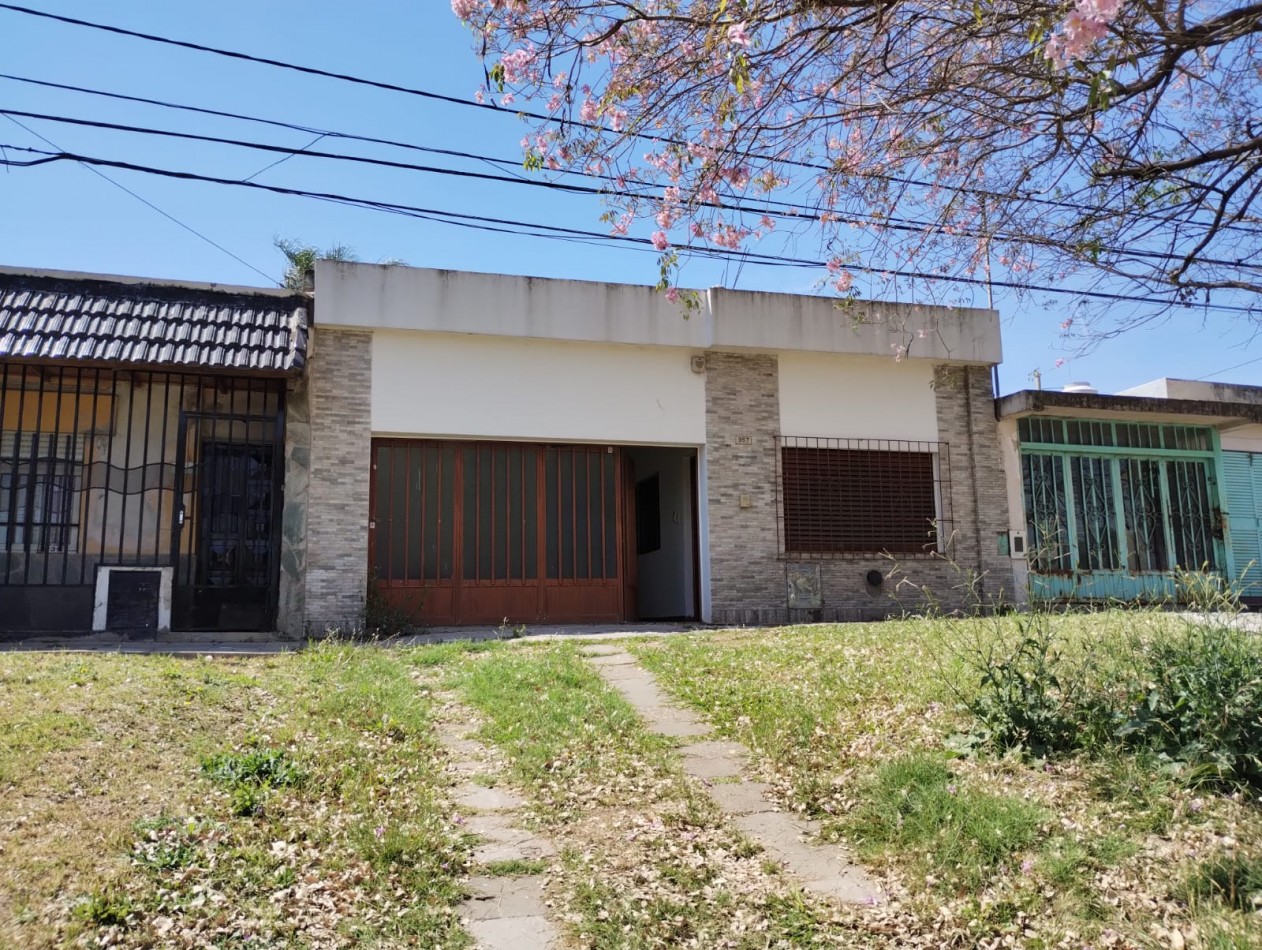 OPORTUNIDAD DE COMPRA , ESTA CASA DE DOS DORMITORIOS  ES PARA VOS !!!!!!