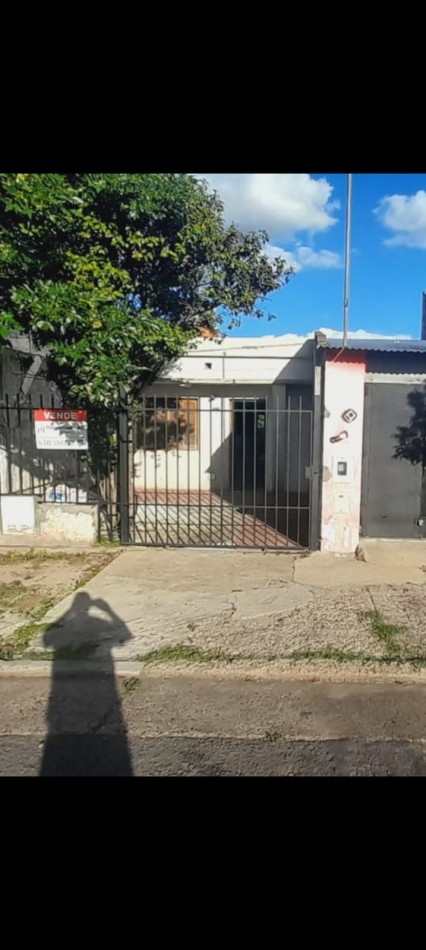 Venta propiedad a reciclar de dos dormitorios en buena ubicacion 