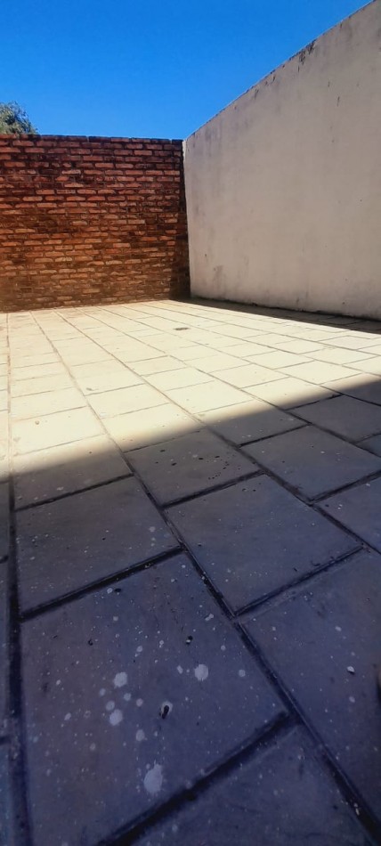 En venta oportunidad planta baja con patio San Luis 735