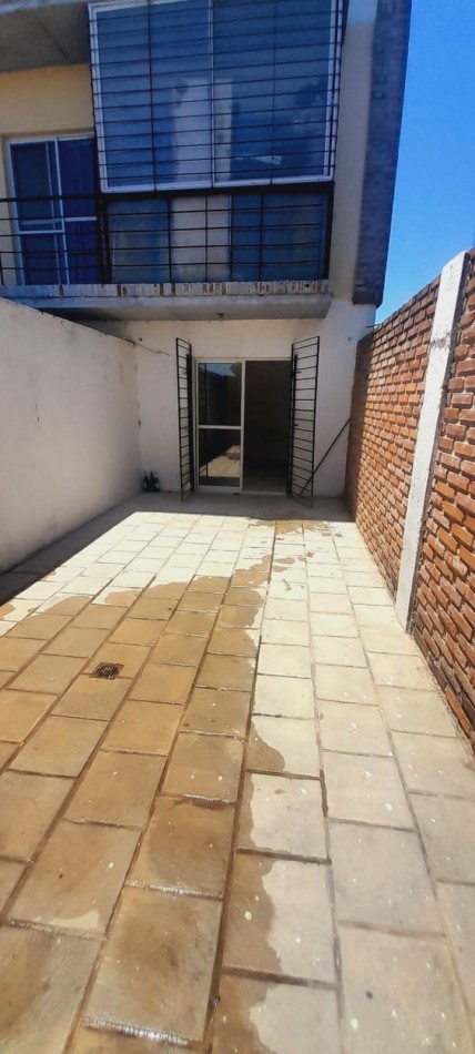 En venta oportunidad planta baja con patio San Luis 735