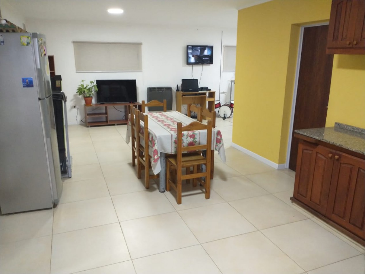 En venta gran propiedad de 3 dormitorios zona Garrigo y Provincias Unidas 