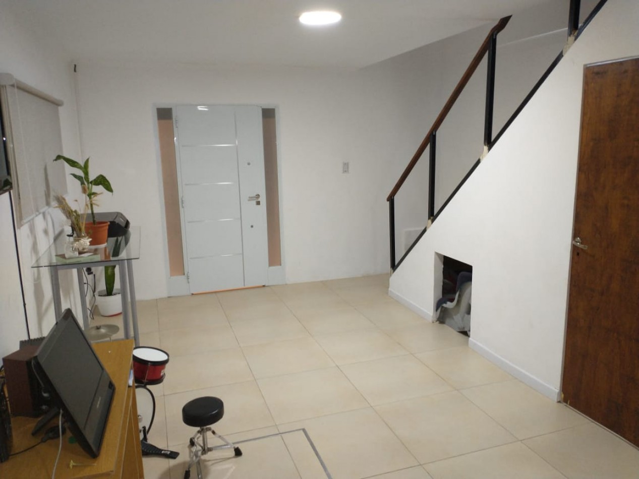 En venta gran propiedad de 3 dormitorios zona Garrigo y Provincias Unidas 