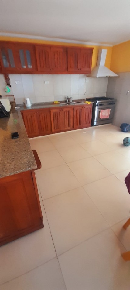 En venta gran propiedad de 3 dormitorios zona Garrigo y Provincias Unidas 