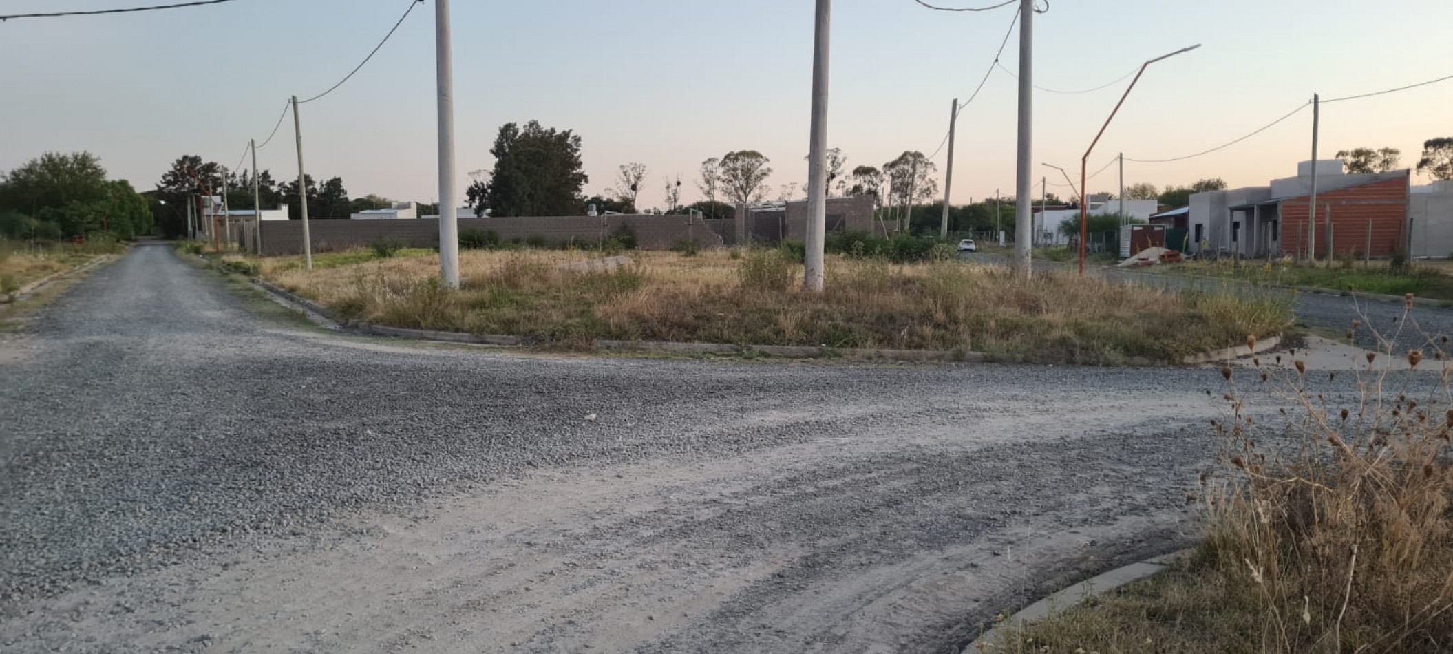 Terreno en esquina en Oro Verde