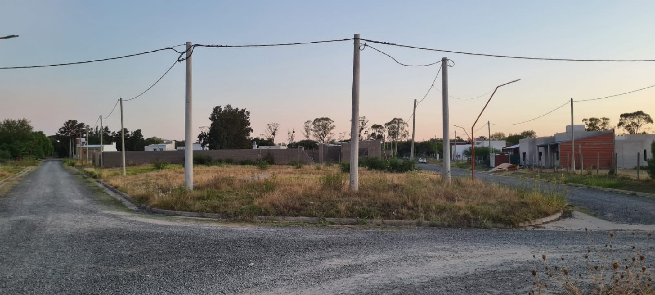 Terreno en esquina en Oro Verde