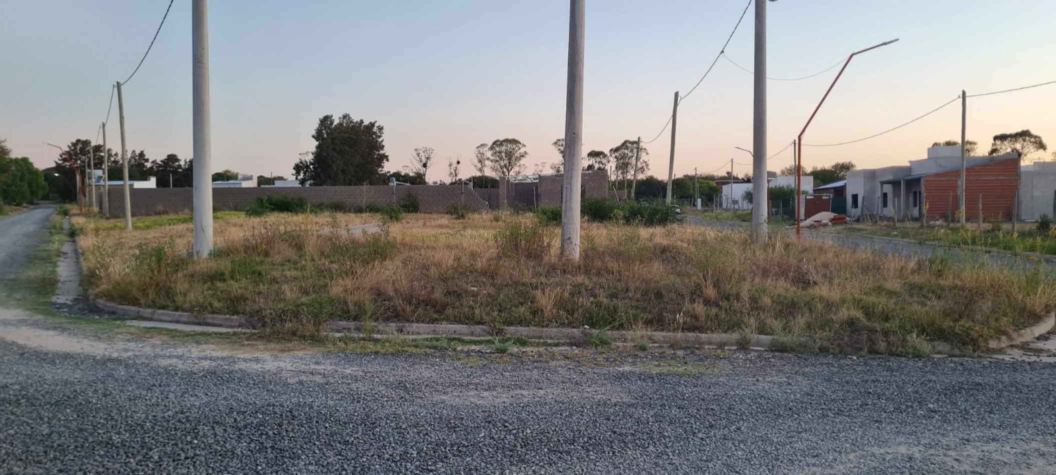 Terreno en esquina en Oro Verde