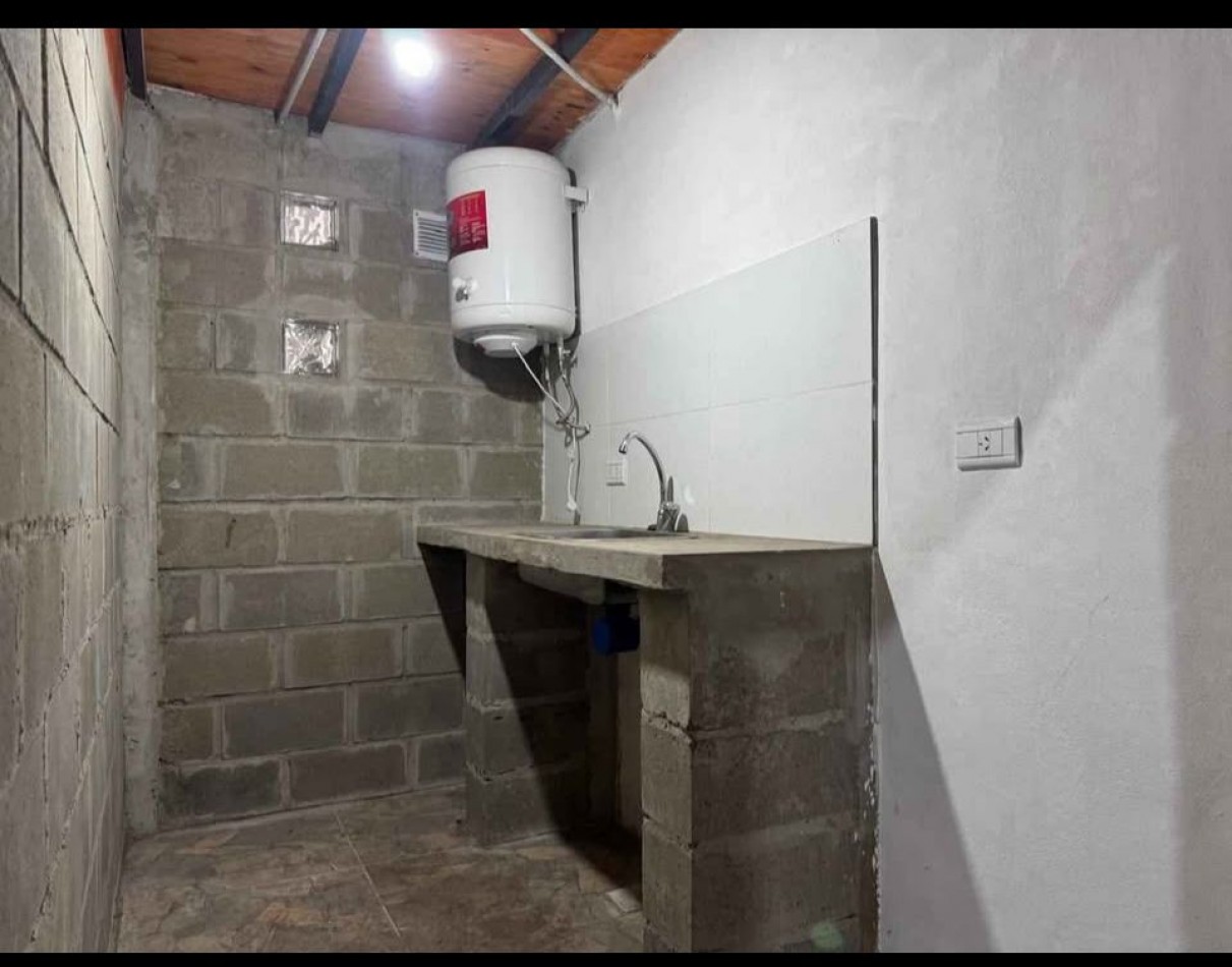 Se alquilan enormes galpones de 200 metros cuadrados multiples usos 