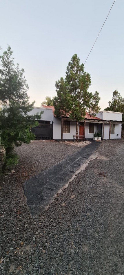 En venta  hermosa casa con pileta en predio zona sur 