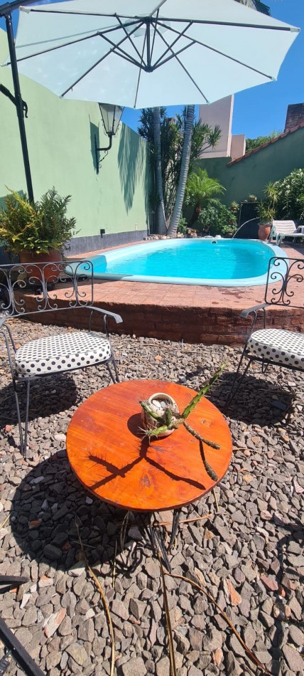 En venta  hermosa casa con pileta en predio zona sur 