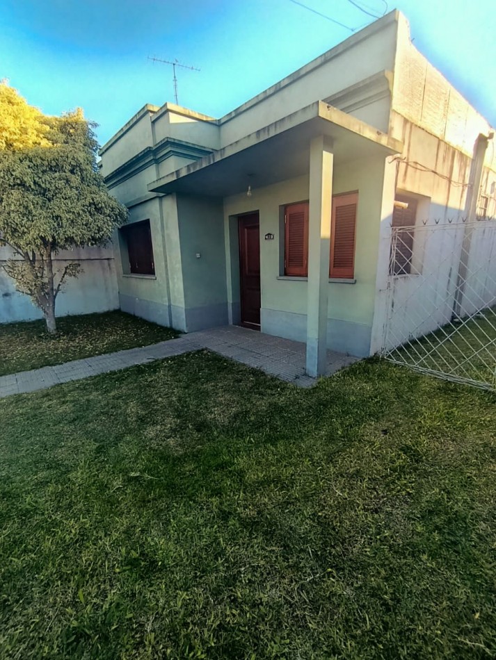En venta casa 2 dormitorios con gran terreno 