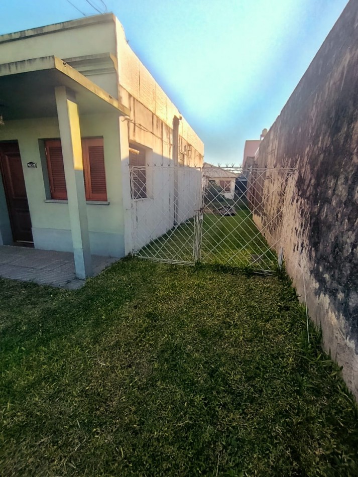 En venta casa 2 dormitorios con gran terreno 