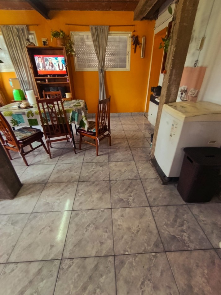 En venta hermosa casa de 3 dormitorios mas salon 