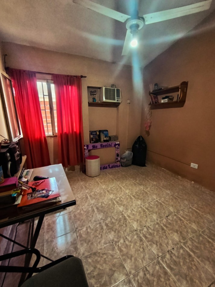 En venta hermosa casa de 3 dormitorios mas salon 