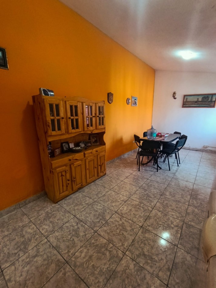 En venta hermosa casa de 3 dormitorios mas salon 