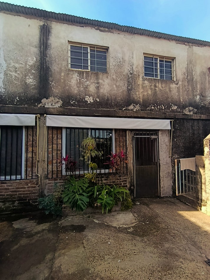 En venta hermosa casa de 3 dormitorios mas salon 