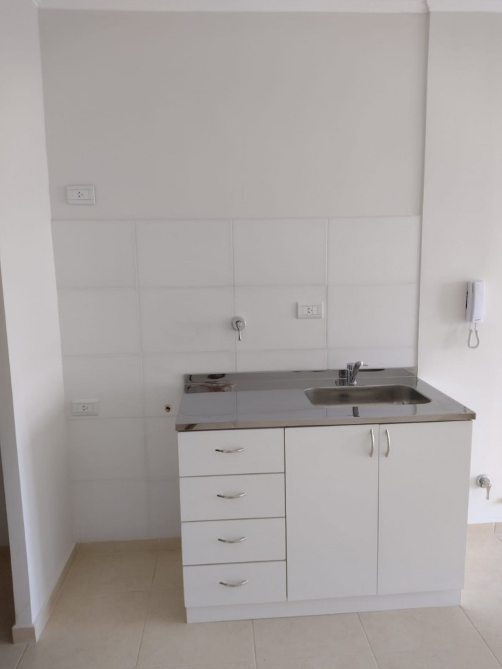 En venta departamento 1 dormitorio zona Saenz Peña