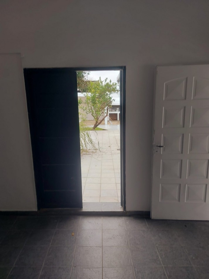 Amplia casa en venta Zona Almafuerte.