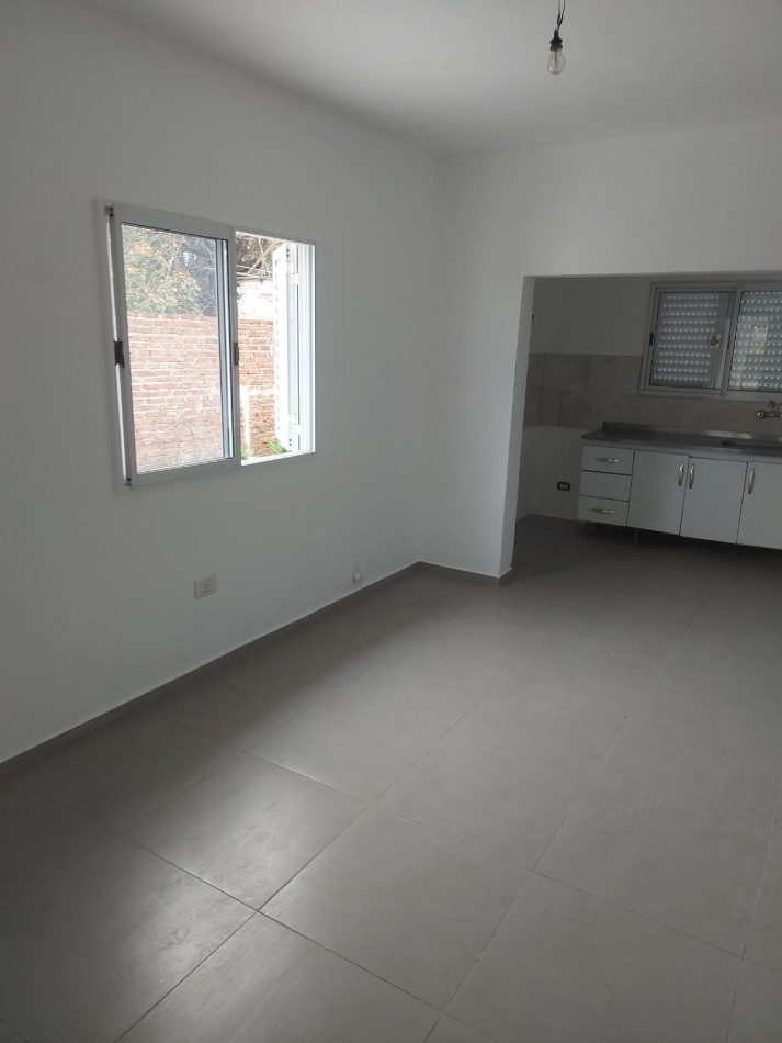 Amplia casa en venta Zona Almafuerte.