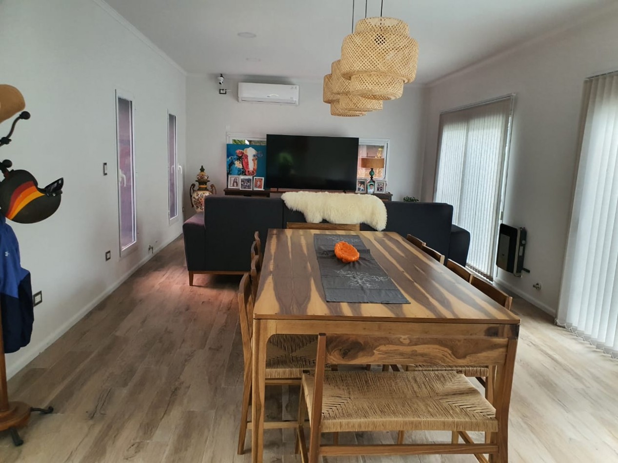 Casa de Lujo en Puerto Urquiza 