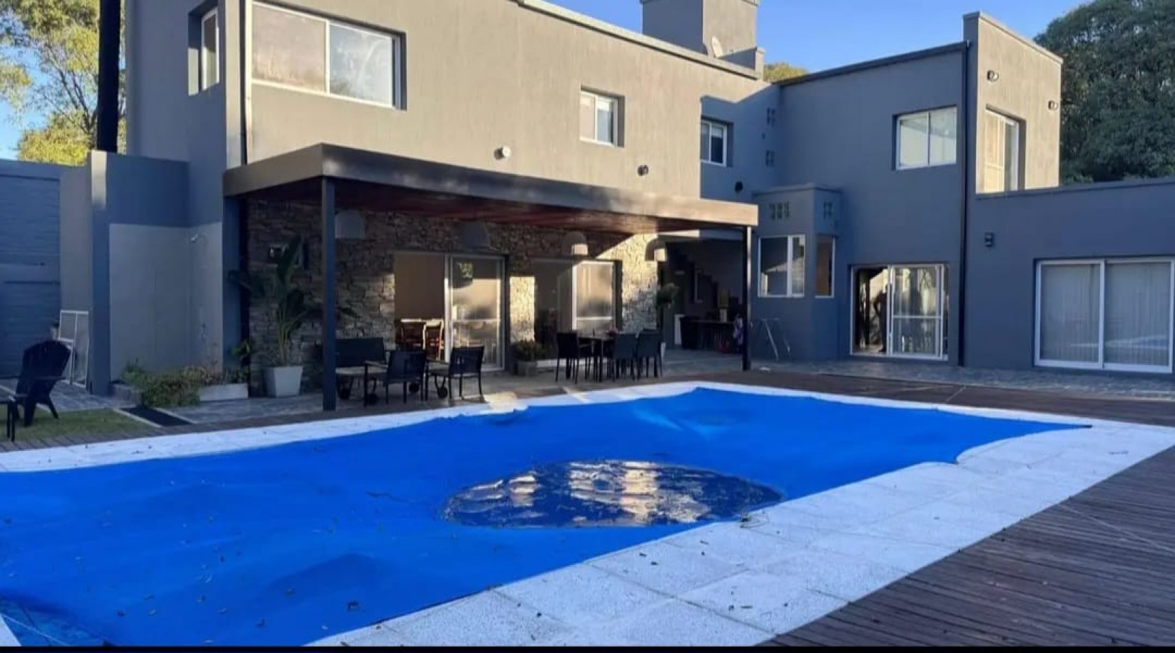 Casa de Lujo en Puerto Urquiza 