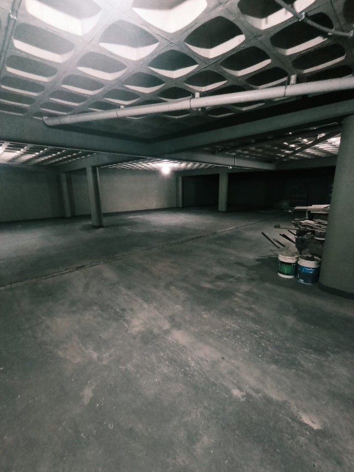 Gran Salon Comercial a estrenar.