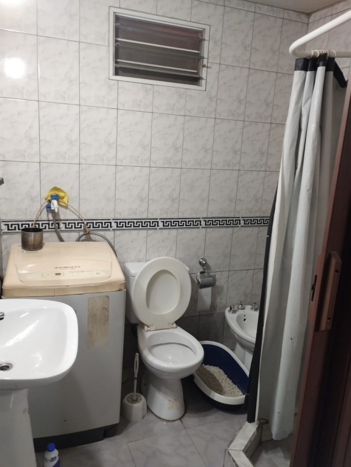 En venta casa con local comercial y departamento 