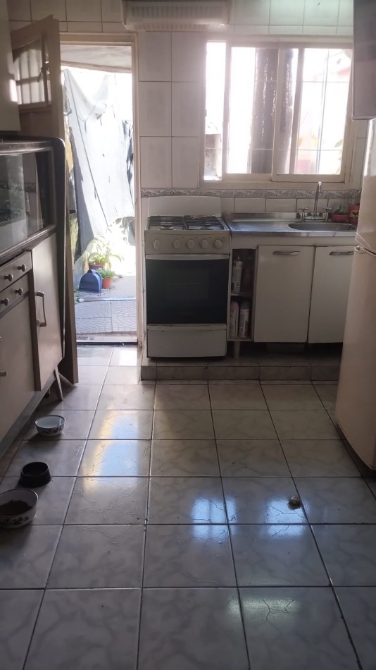 En venta casa con local comercial y departamento 