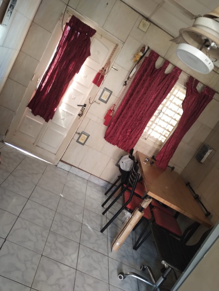 En venta casa con local comercial y departamento 