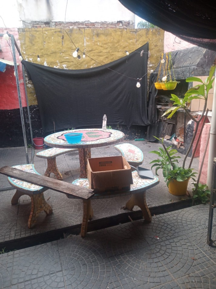 En venta casa con local comercial y departamento 