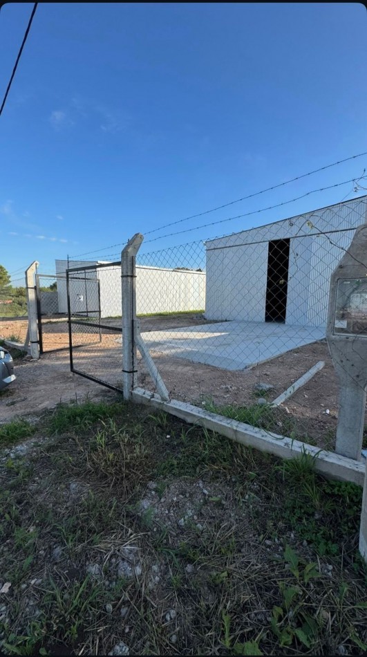 En venta 2 galpones nuevos. 