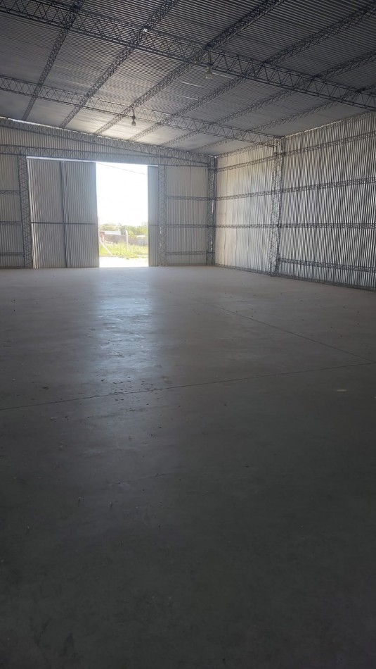 En venta 2 galpones nuevos. 