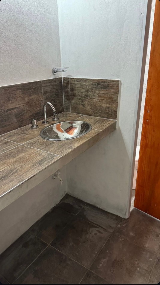 En venta 2 galpones nuevos. 