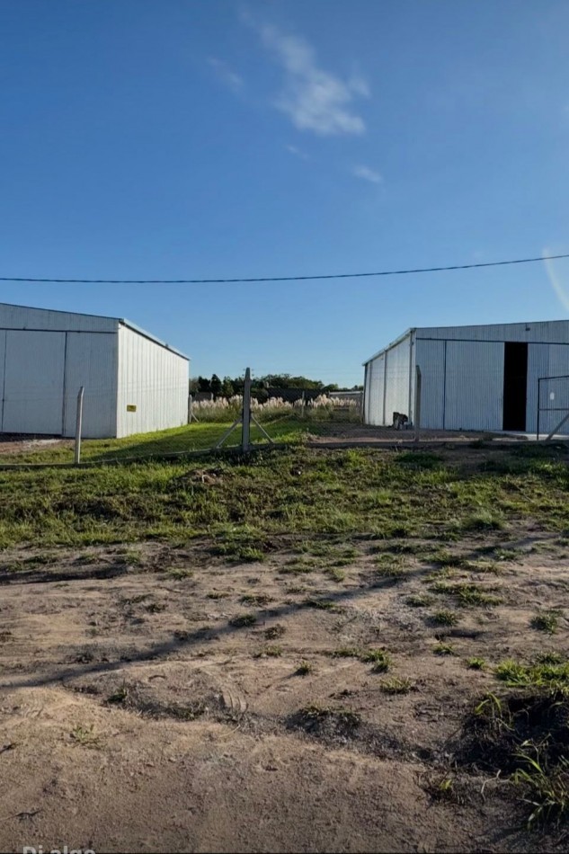 En venta 2 galpones nuevos. 