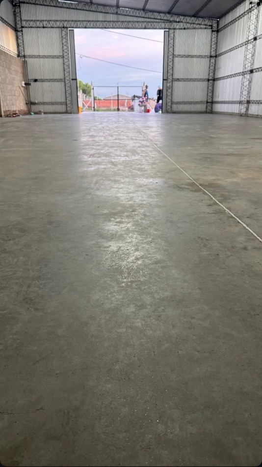 En venta 2 galpones nuevos. 