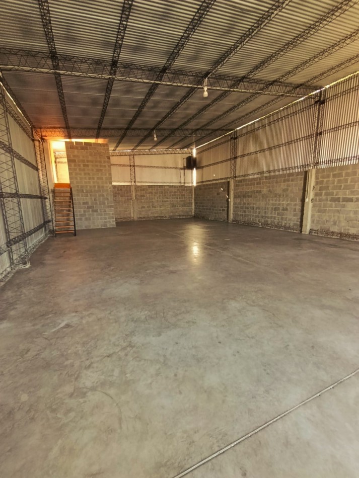 En venta 2 galpones nuevos. 