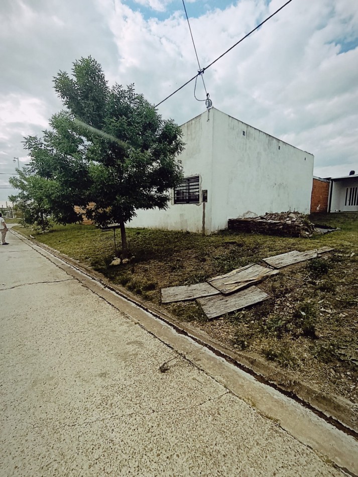 Lote con casa. San Benito