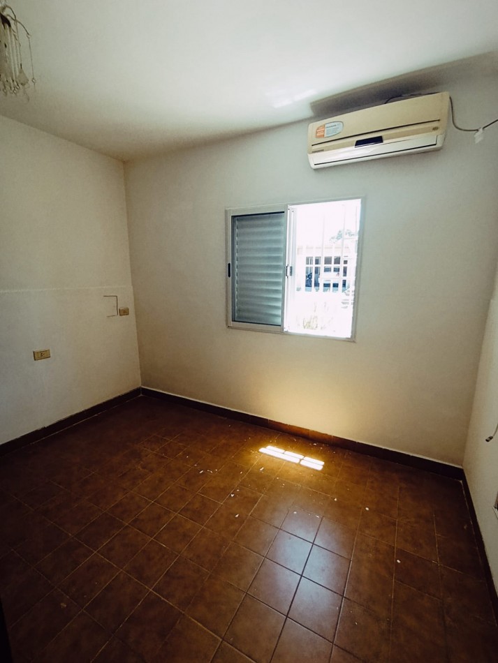 Amplia casa en venta Perfecto Estado.