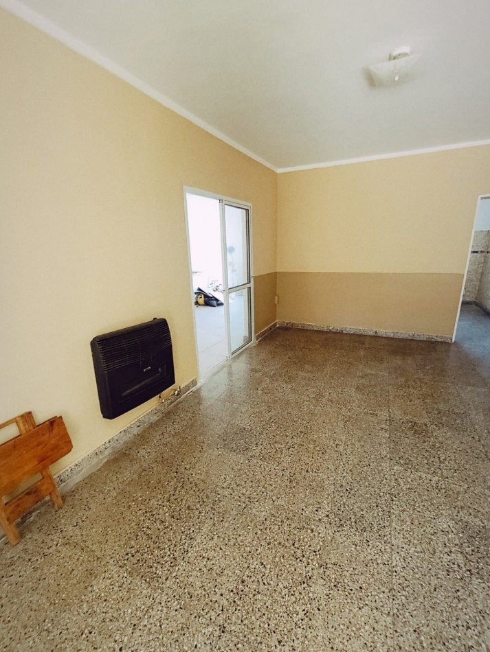 Amplia casa en venta Perfecto Estado.