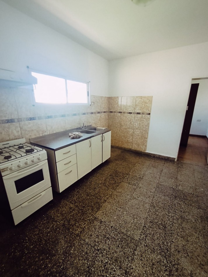 Amplia casa en venta Perfecto Estado.