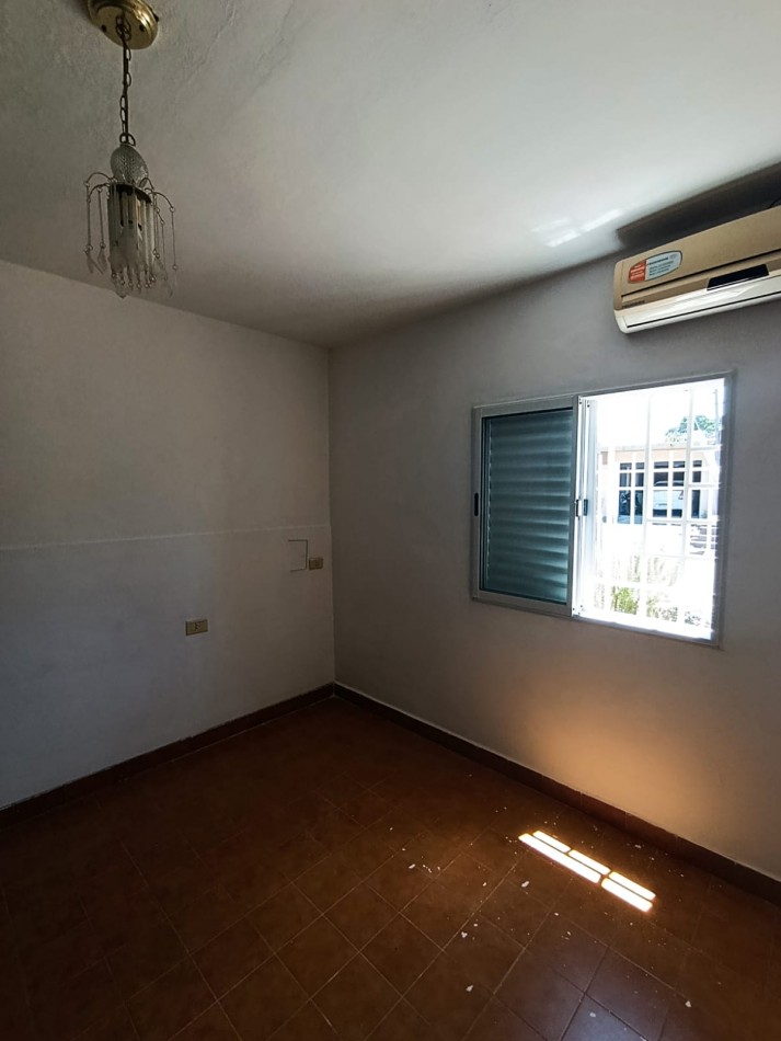 Amplia casa en venta Perfecto Estado.