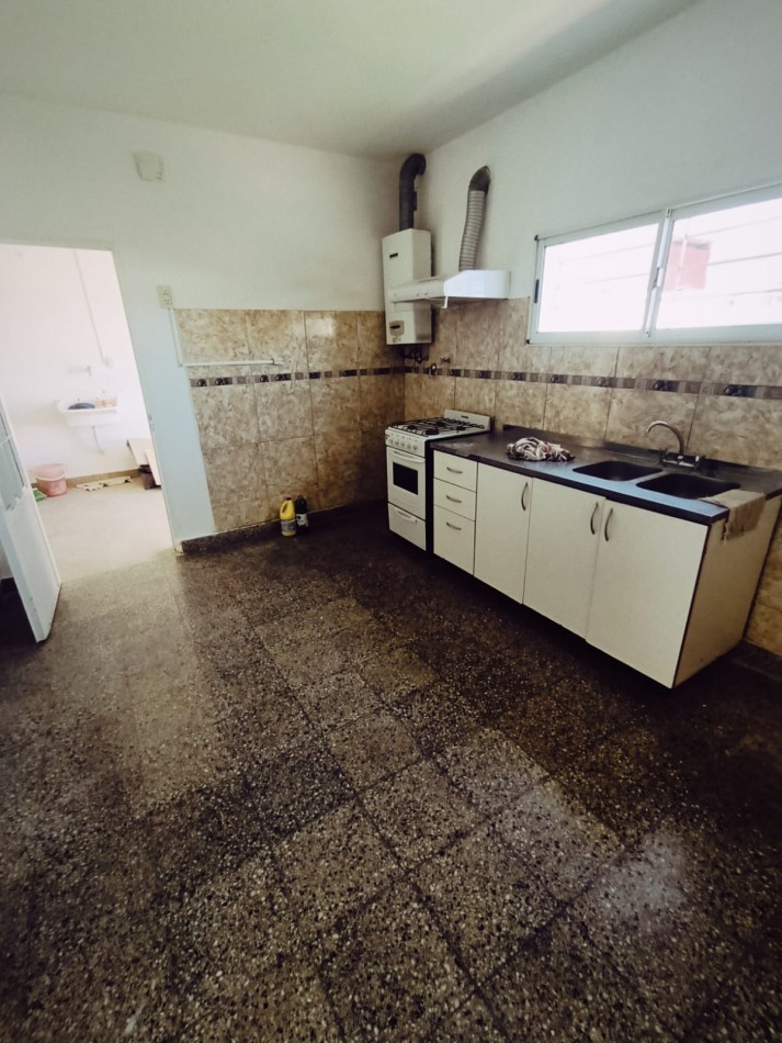 Amplia casa en venta Perfecto Estado.