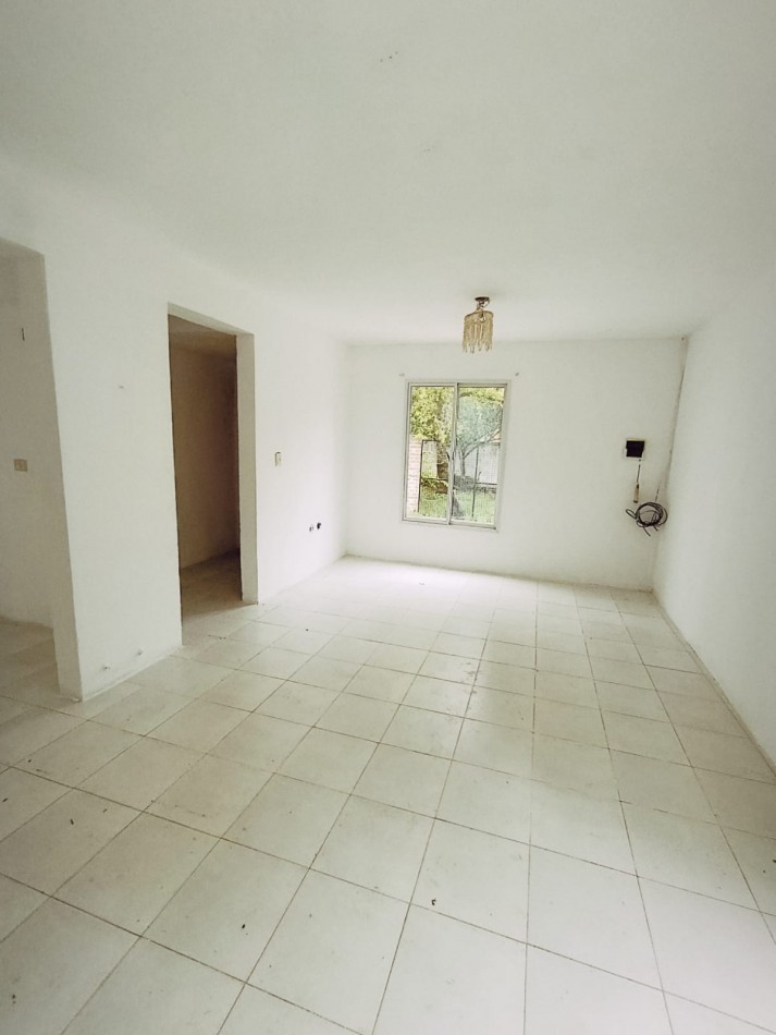 Amplia casa en Complejo  Zona Toma.