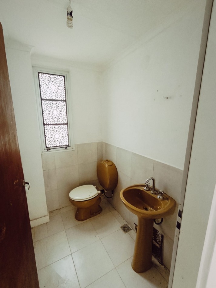 Amplia casa en Complejo  Zona Toma.