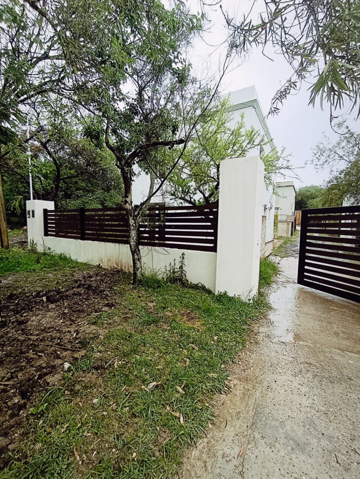 Amplia casa en Complejo  Zona Toma.