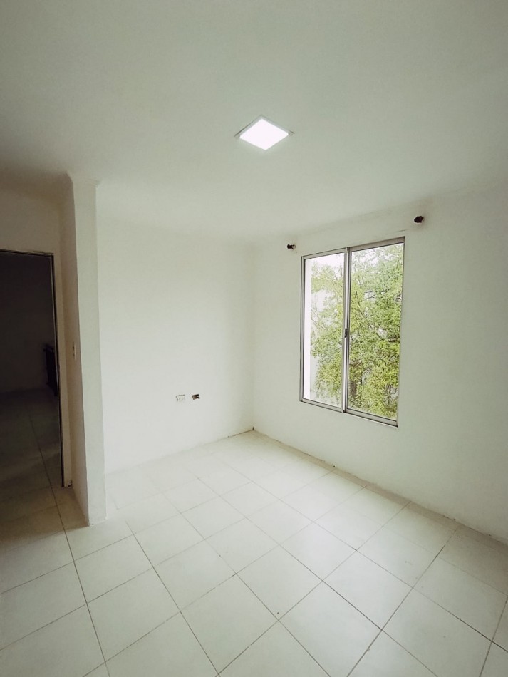 Amplia casa en Complejo  Zona Toma.