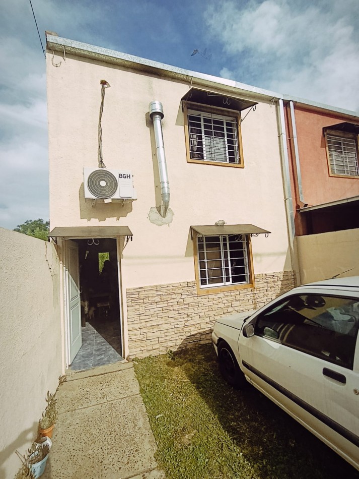 Venta Muy lindo duplex Barrio Solvencia San Benito.